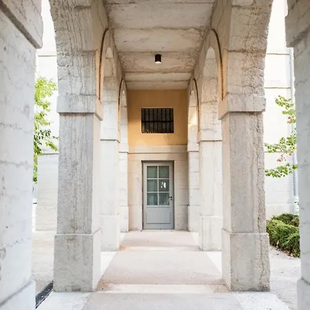 With Garage Near Perrache Train Station Center Apartman *